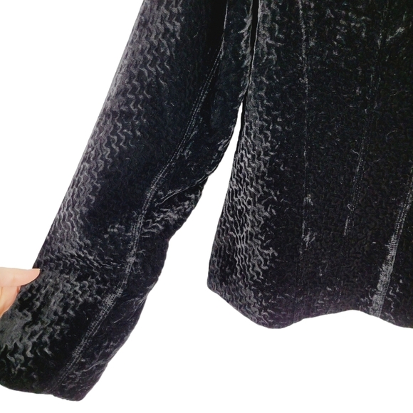 Chico's black Velvet blazer size 1 (M) - Picture 7 of 12